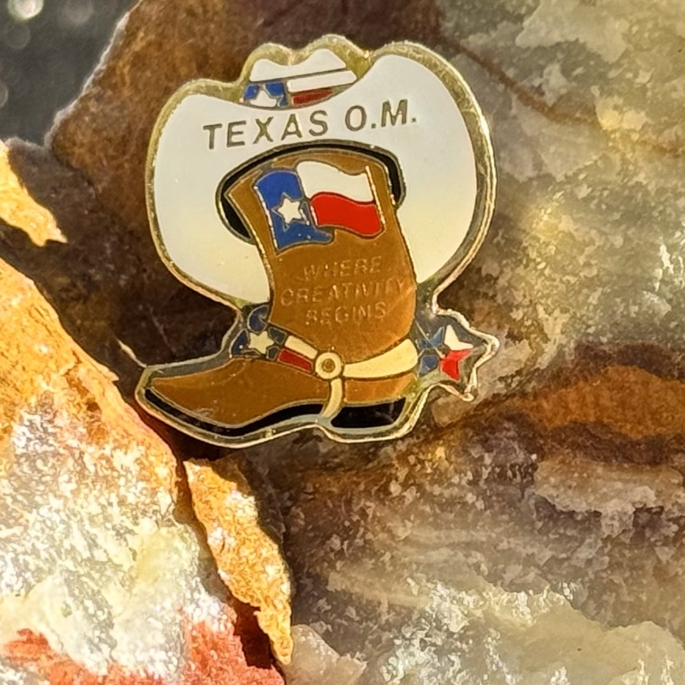 🤠 Vintage Texas O.M. Enamel Lapel Pin – "Where Creativity Begins" 🤠
